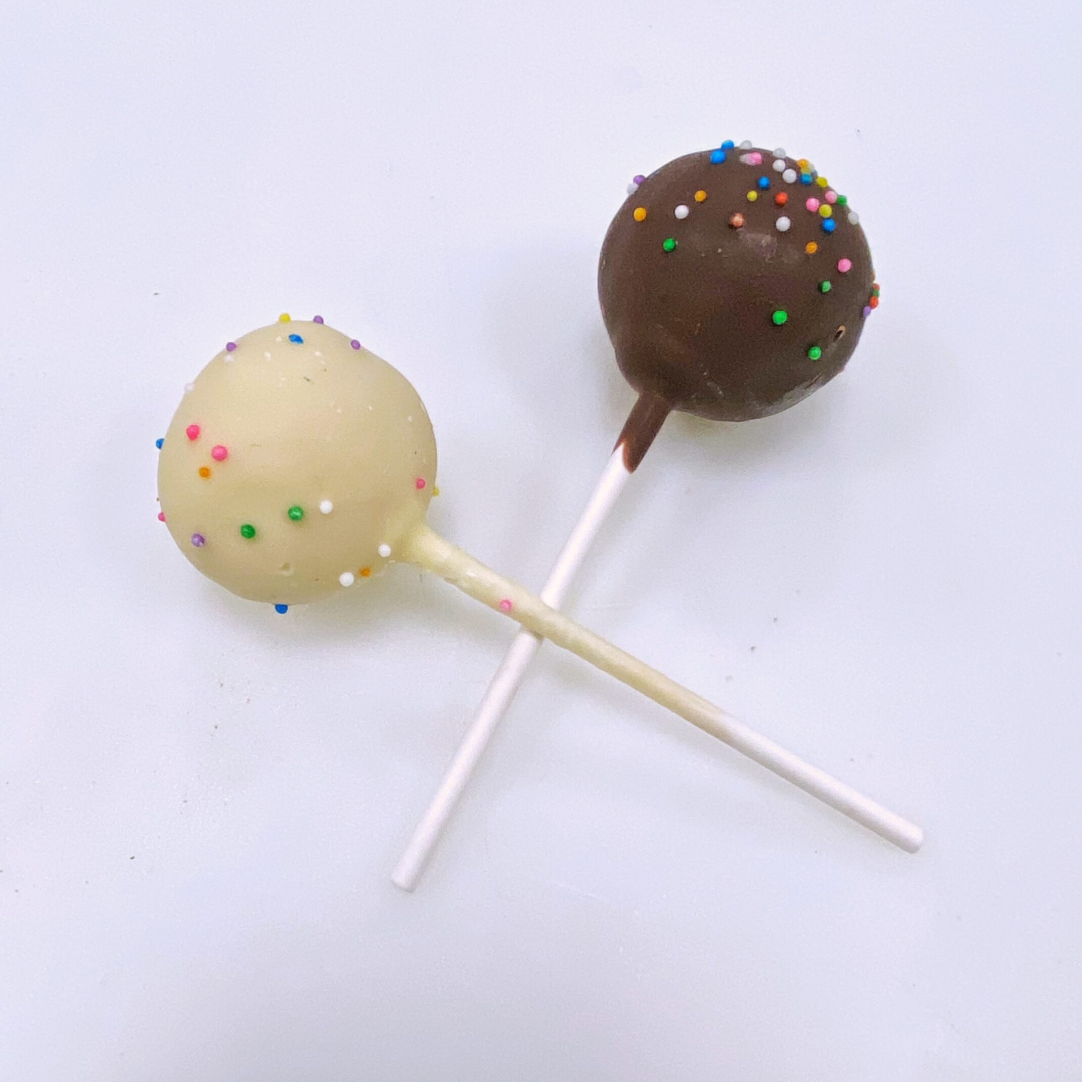 68cd8979bfdb3_cake pops